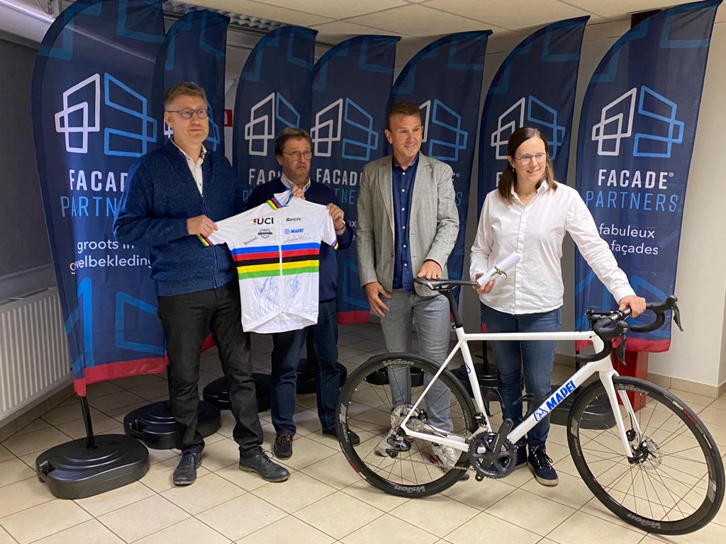 Veiling Mapei-fietsen Museeuw en Tafi brengt 8.000 euro op