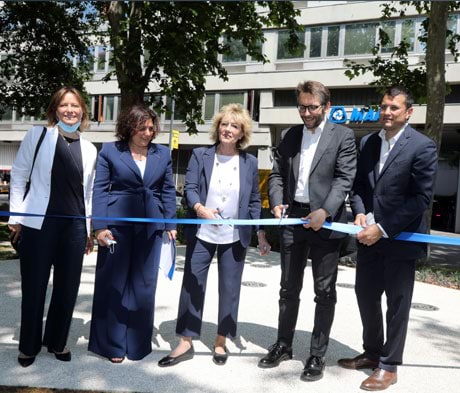Viale Jenner is greener thanks to the Mapei flowerbed 