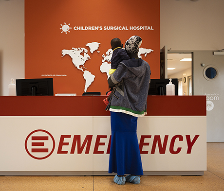 L’ospedale Emergency a Entebbe compie un anno di attività