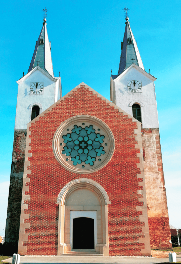 Crkva sv. Marije Magdalene u Čazmi čiji su svodovi i pročelje ojačani Mapei FRP sustavom