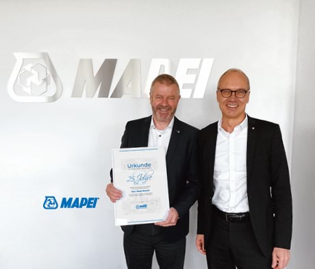 MAPEI Vertriebsleiter Hans Strauß feiert 25 Jahre Jubiläum