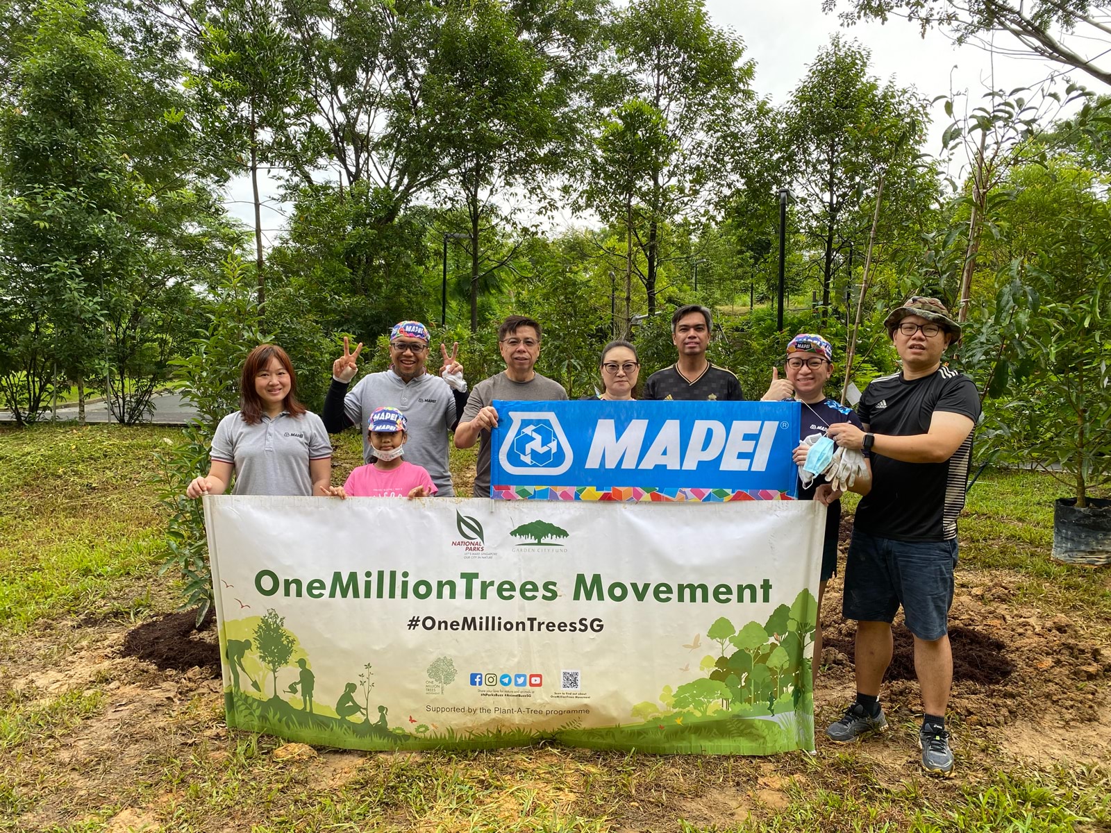 Mapei Singapore colleagues and family joins the One Million Trees movement at Bukit Gombak Park