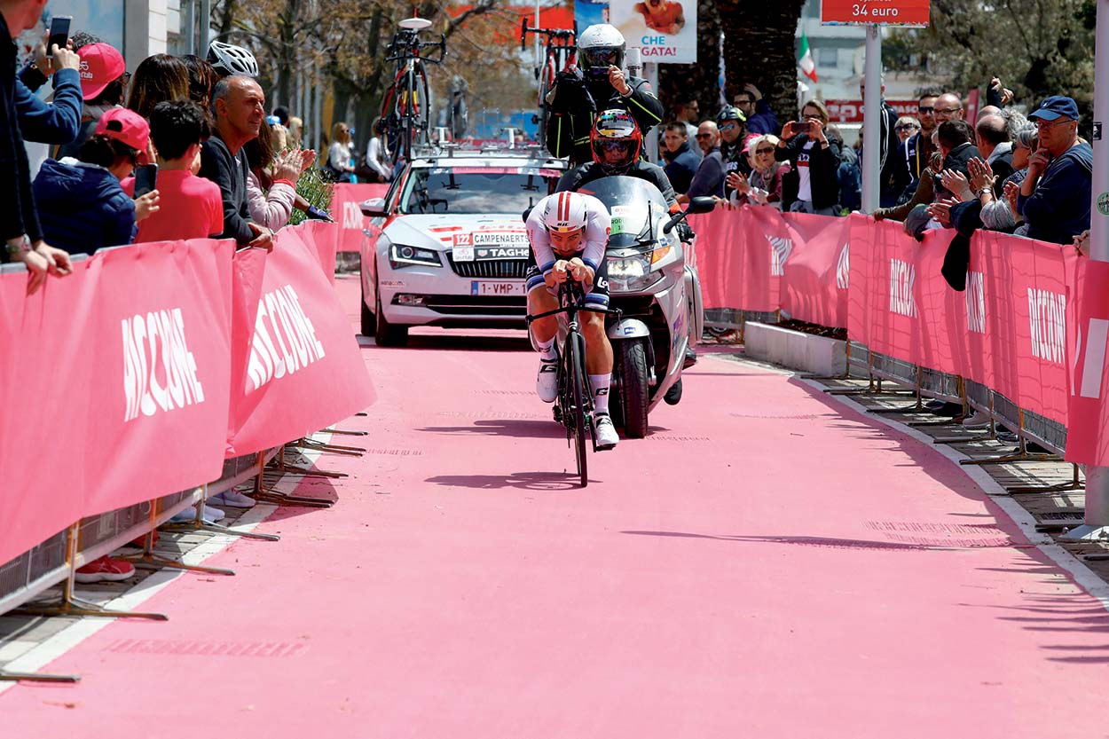 Lungomare della Libertà Riccione - Giro d'Italia 2019 - Mapei Mapecoat TNS EXTREME per la pista rosa ciclabile