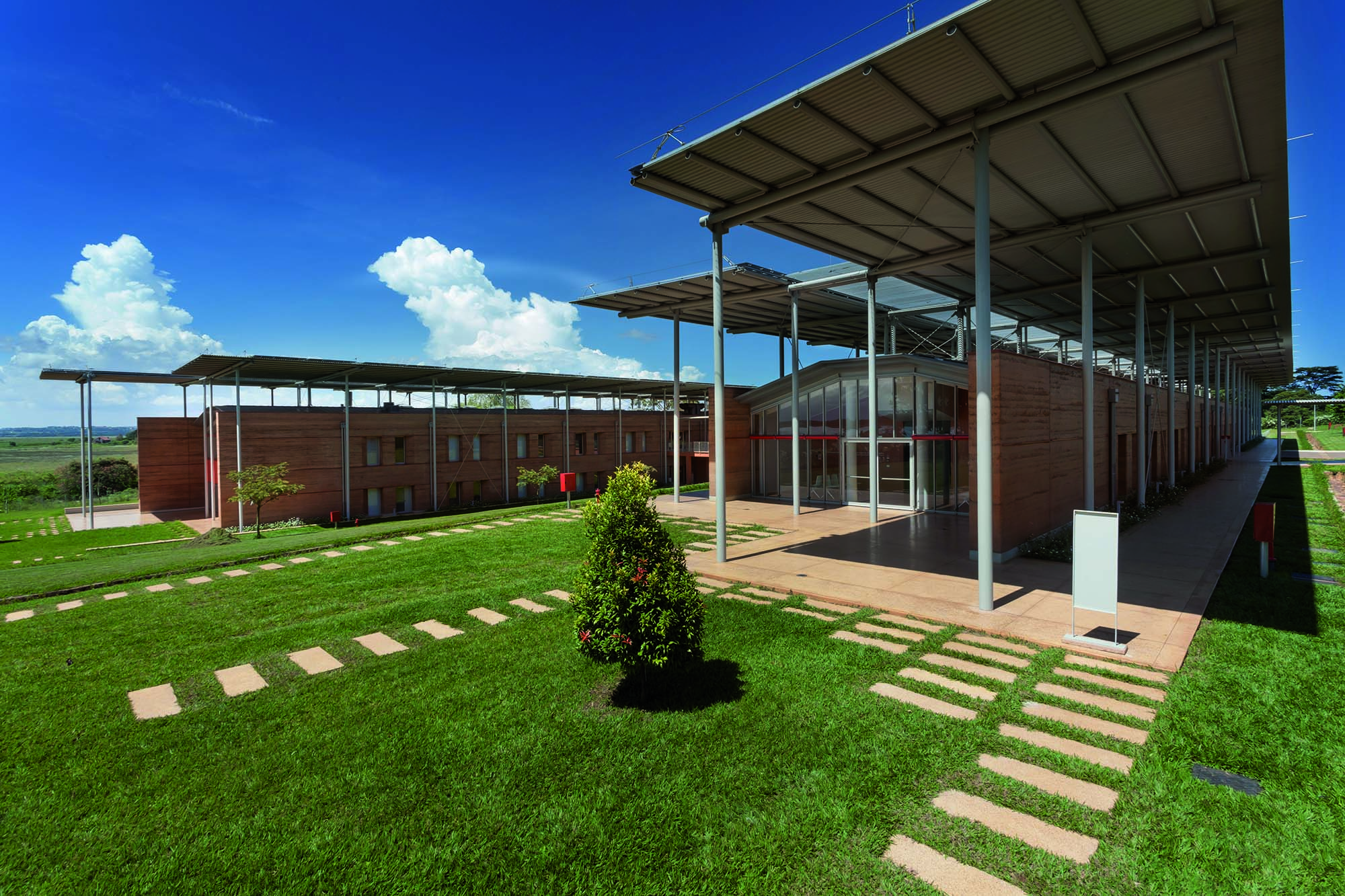 Bellezza e sostenibilità per il nuovo ospedale di EMERGENCY in Uganda_Mapei partner del progetto_Renzo Piano_Ph_Marcello Bonfanti2