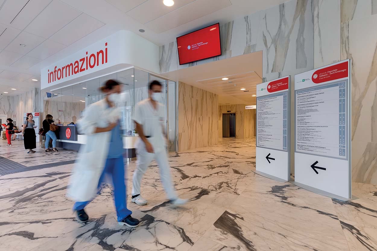 IRCCS Galeazzi-Sant’Ambrogio Hospital - Mapei - The porcelain tiles in the  main entrance of the  hospital were installed  with KERAFLEX EASY S1.