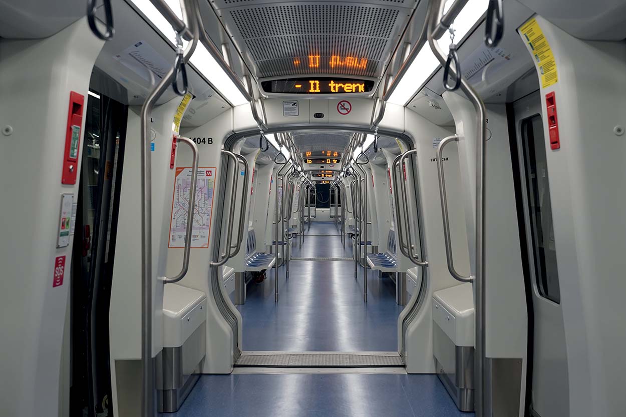 The new M4 line will carry a rapid, comfortable light-railway service with the latest safety features and a capacity of 24,000 passengers every hour.