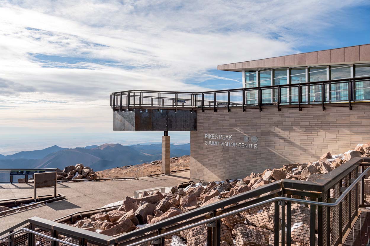 At 4,302 m above sea level, Pikes Peak Summit is one of the most visited mountains in the world. The Visitor Centre on the summit is a unique and highly sustainable structure offering several services to visitors.