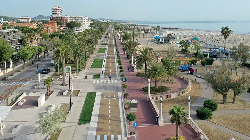 Cycle lane along the Monumental Promenade