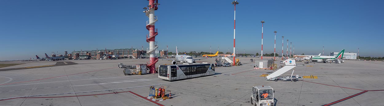 Marco Polo Airport in Venice_Mapei in the project_shutterstock_1204311832 - Upgrading work was carried out on both the main and secondary runways and new surfacing was installed on the aprons and taxiways